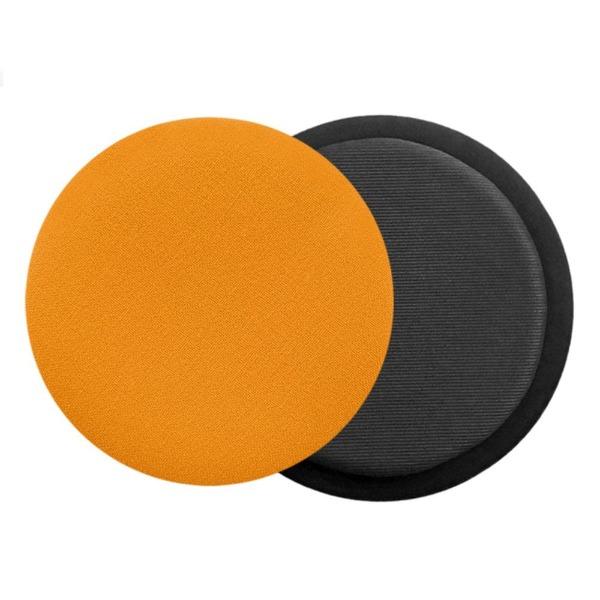 Das foto zeigt eine runde sitzauflage der firma discus. Dargestellt ist die vorderseite und die rueckseite des sitzkissens. Auf der rueckseite ist die schattenfuge erkennbar. Die farbe der sitzauflage ist orange.